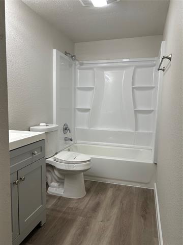 Building Photo - 407 N Justin Ave