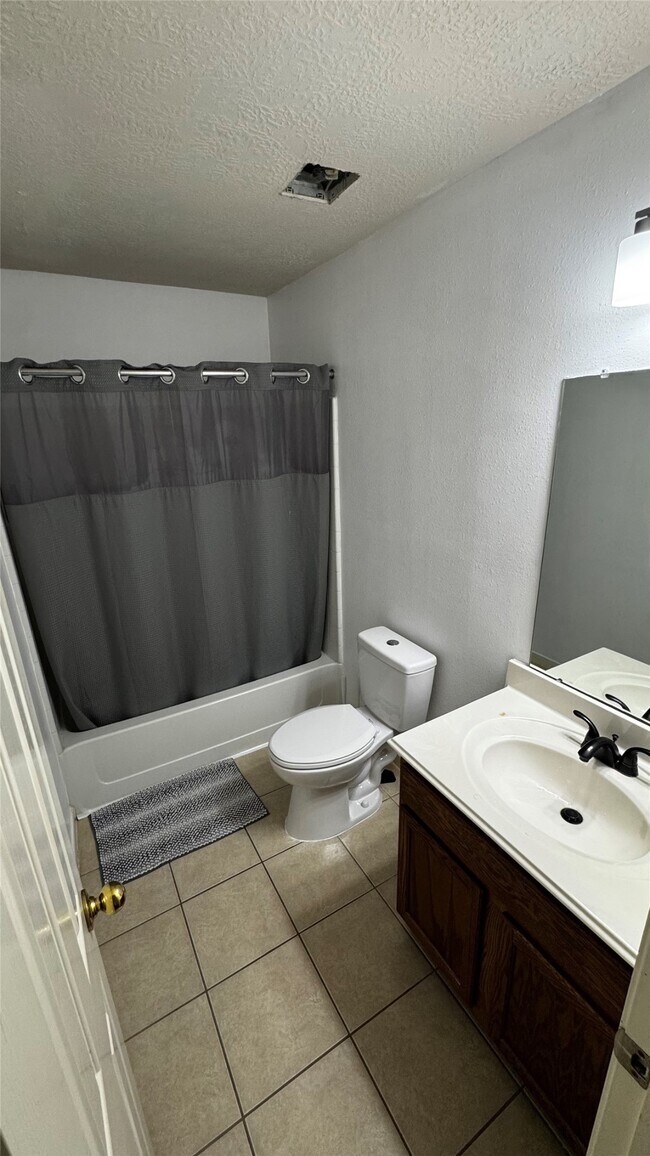 Building Photo - 5018 Woodland Meadows Ln