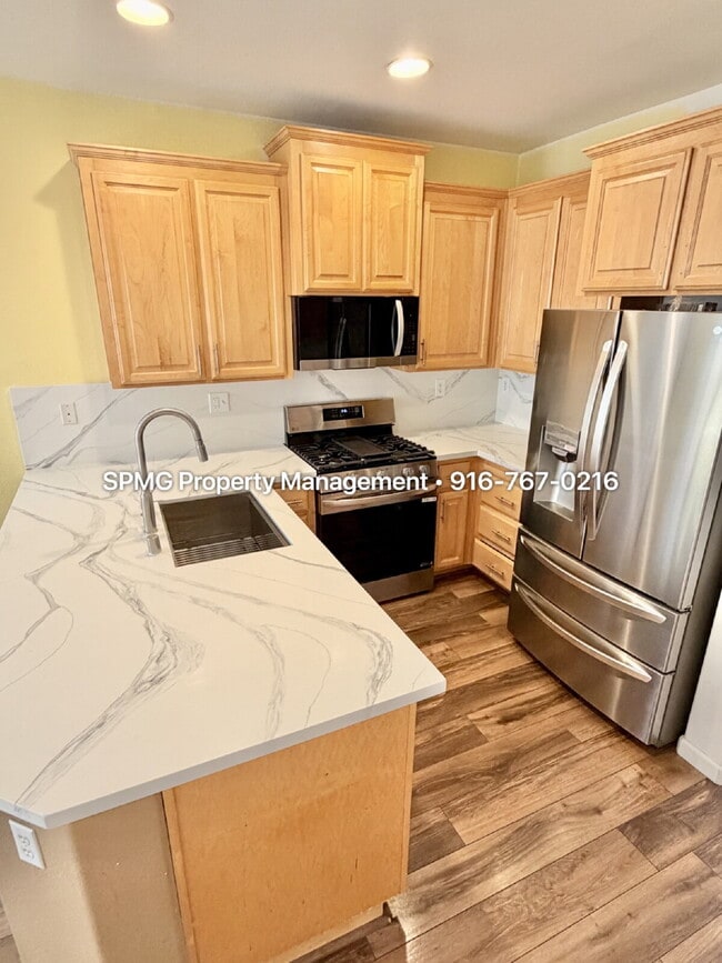 Building Photo - Beautifully Maintained 3 Bed / 2.5 Bath Home in South Natomas — New Appliances & Community Amenit...