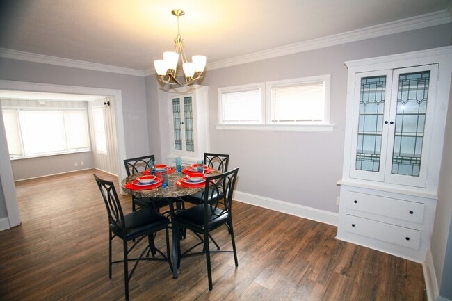 Building Photo - Gorgeous & Completely Rehabbed 3 Bed - 1.5 Bath Colonial for Rent!