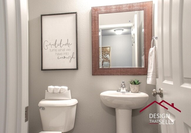 Building Photo - Amazing home in a quiet location!