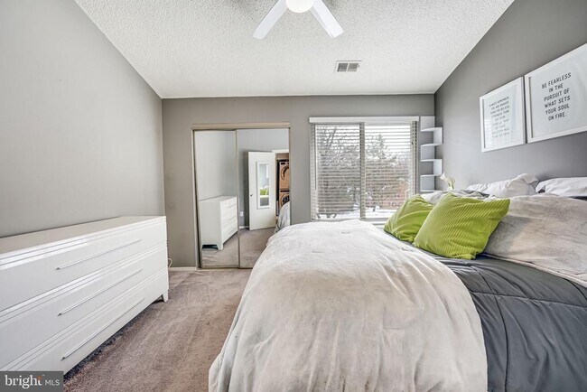 Building Photo - 11741 Summerchase Cir