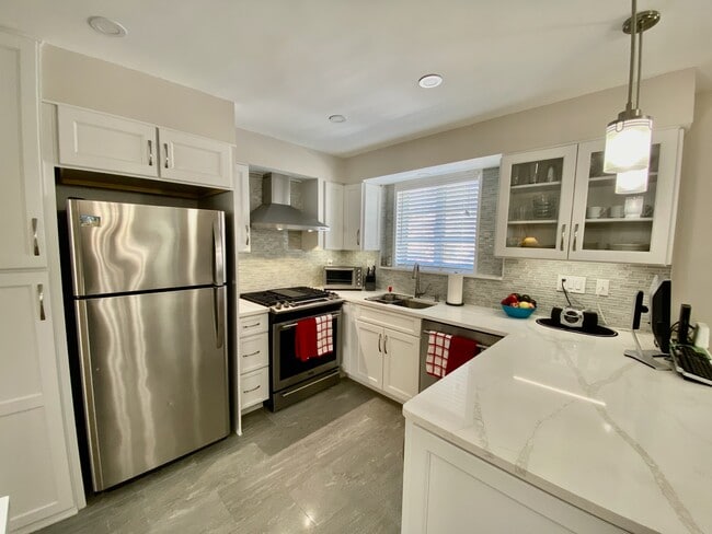 Building Photo - 5307 Pooks Hill Rd