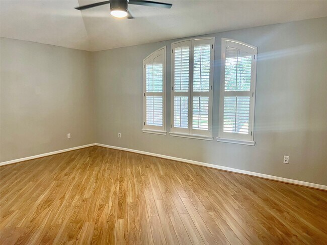 Building Photo - 218 Birch Hill Dr