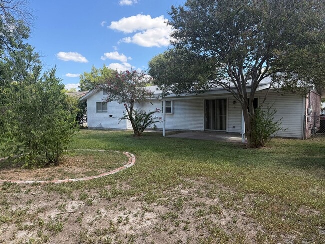 Building Photo - 5203 Village Row