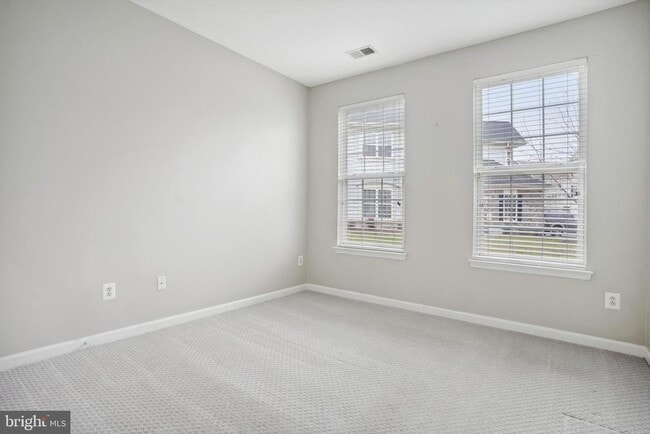 Building Photo - 13930 Greendale Dr