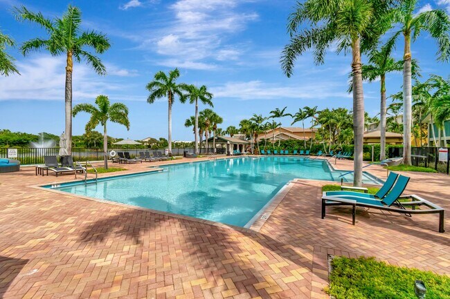 Building Photo - 4 BEDROOMS 3.5 BATHROOMS!! GATED COMMUNITY