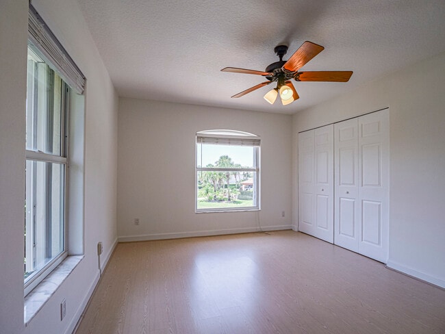 Building Photo - 915 Bahia Mar Rd
