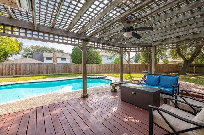 Building Photo - 15411 Woodcote Ct