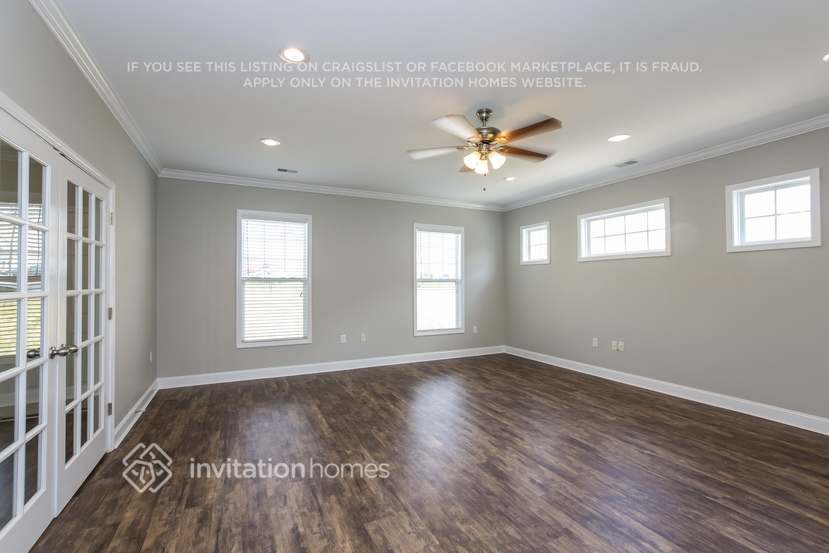Building Photo - 1009 Theodore Ln