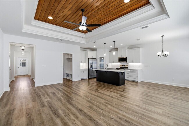 Building Photo - 201 Ursaline St