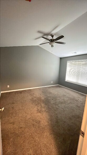 Building Photo - 1208 Gemstone Pointe Dr