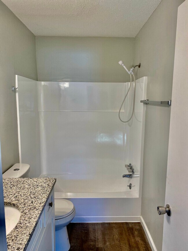 Building Photo - 1638 Keeble St