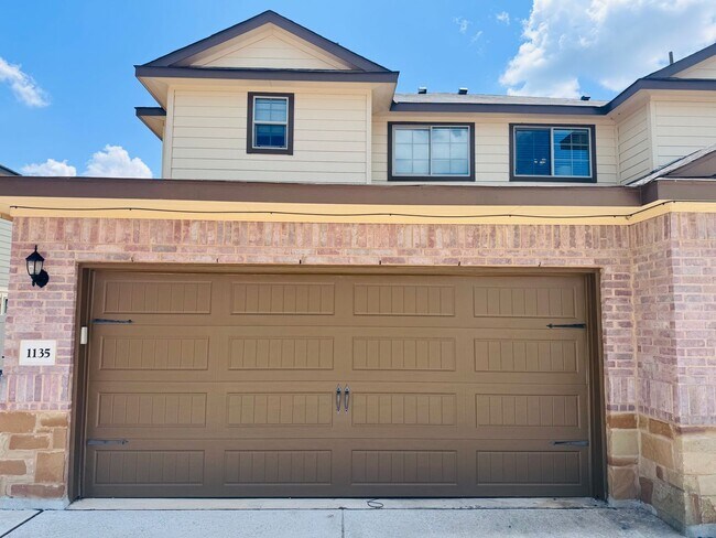 Primary Photo - Best Duplex Community in Seguin