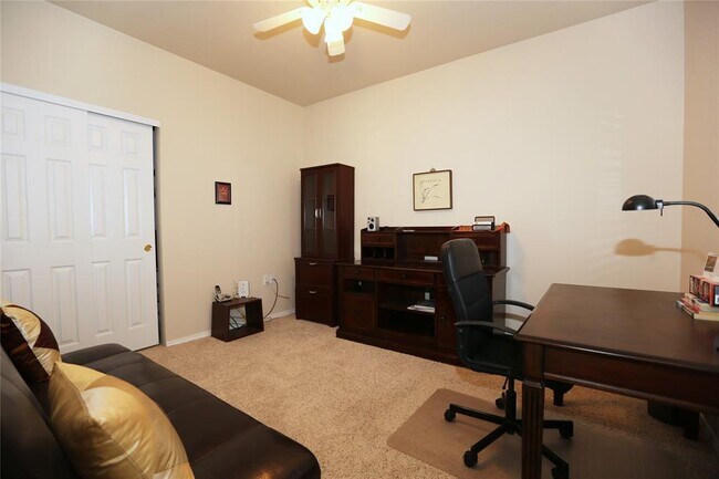 Building Photo - 233 Bonham Loop