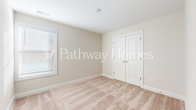 Building Photo - 207 Adams Tree Wy