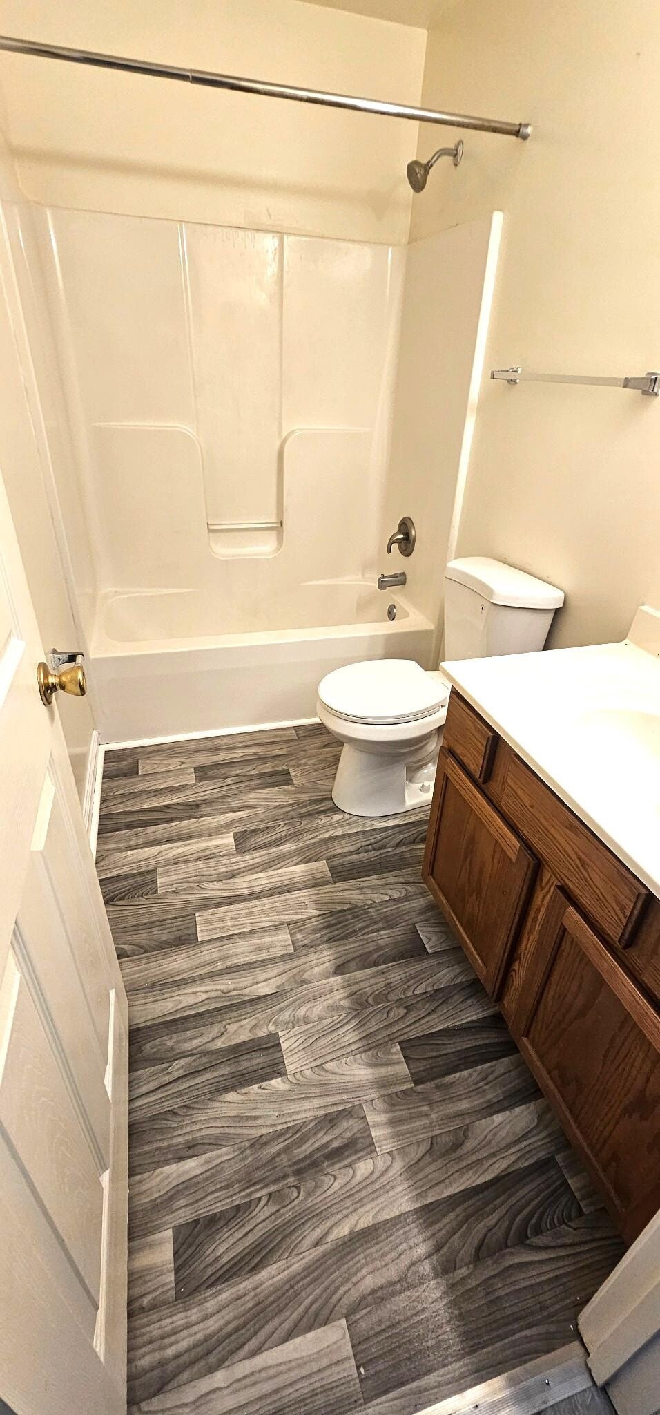 2nd full bath - 7 Lotus Dr