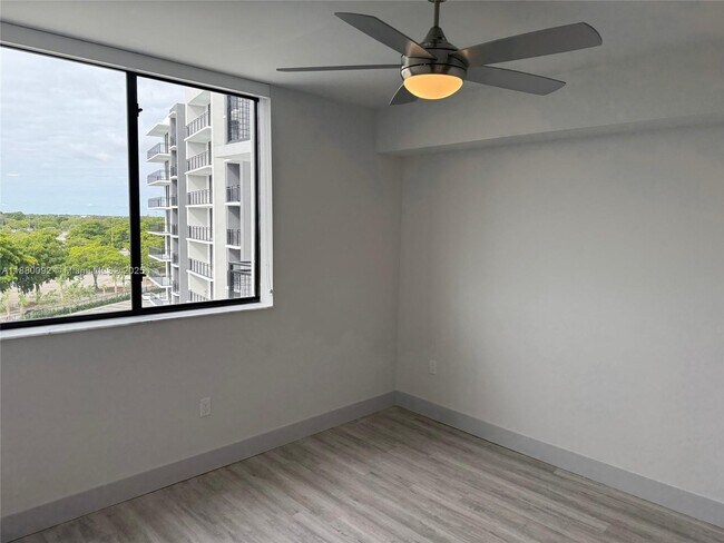 Building Photo - 9000 Ramblewood Dr