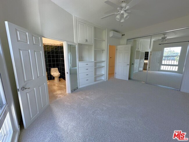 Building Photo - 8025 Redlands St