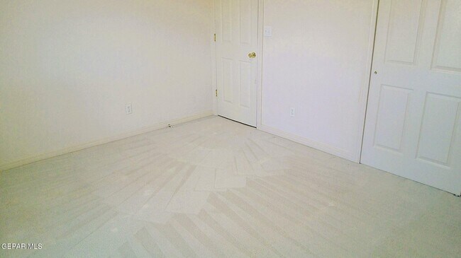 Building Photo - 6901 Mineral Ridge Dr