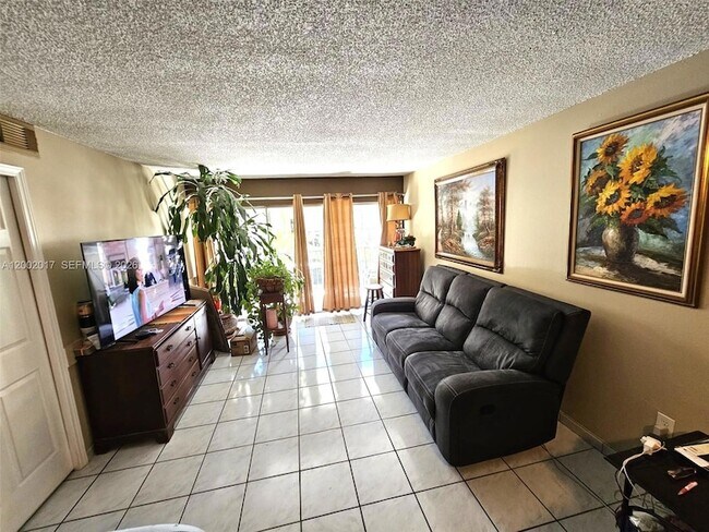 Building Photo - 40 NW 87th Ave