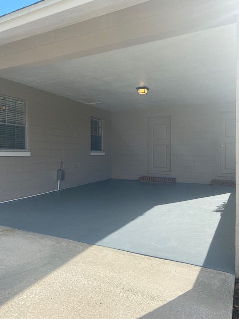 Building Photo - 3/2 in DeLand, quiet street, $2,200/monthly!