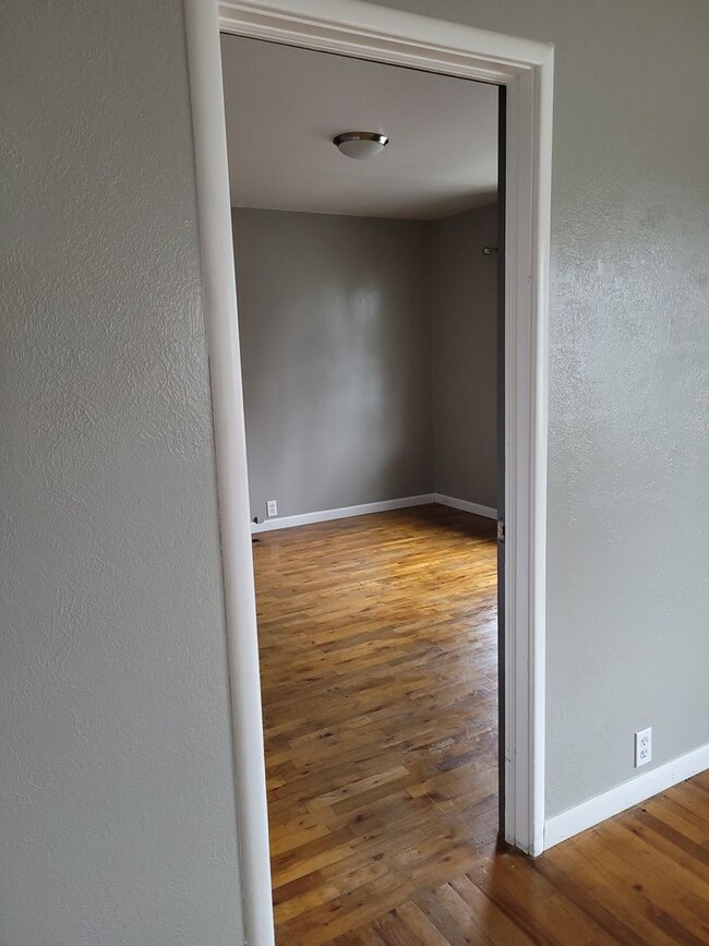 Building Photo - Adorable 3 bedroom 1.5 bathroom house for ...