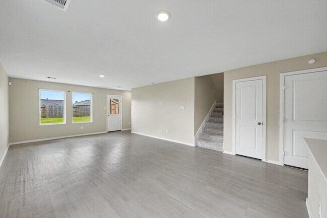 Building Photo - 21154 Vercelli St