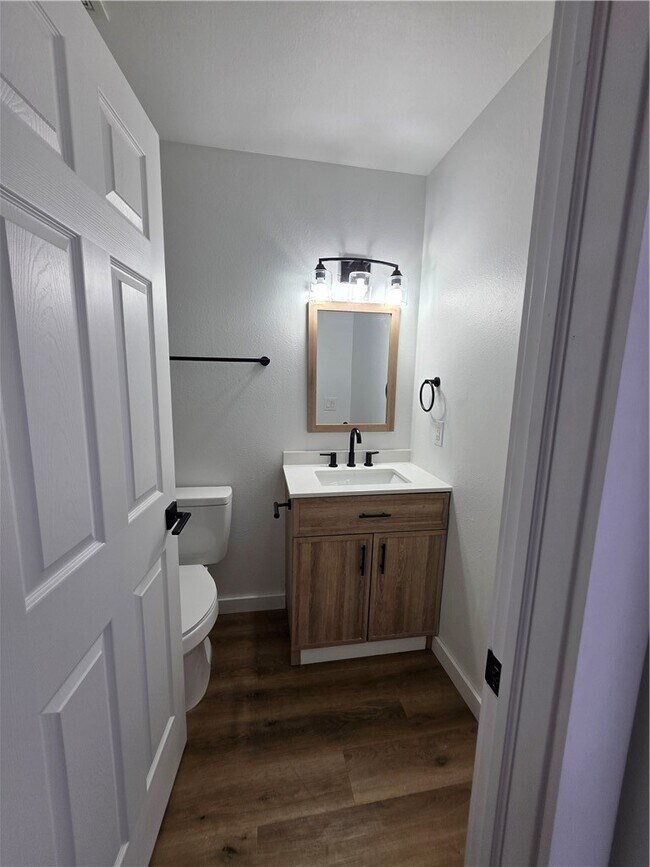 Building Photo - 2400 SE Jayel Terrace