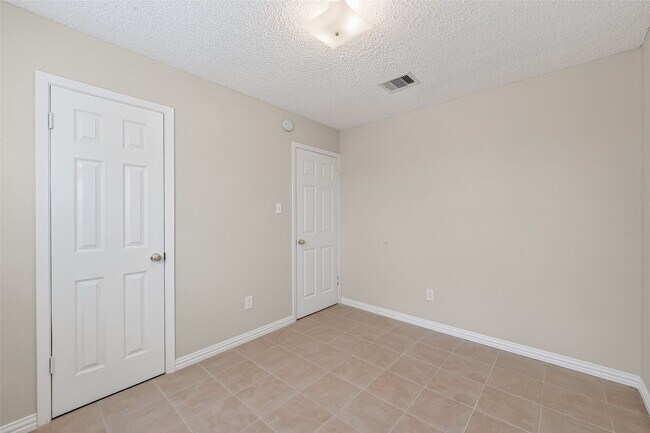 Building Photo - 6515 Morrisglen Ct