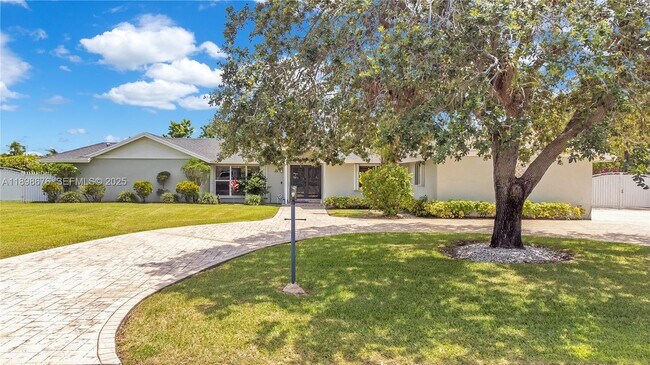 Building Photo - 15300 SW 164th St