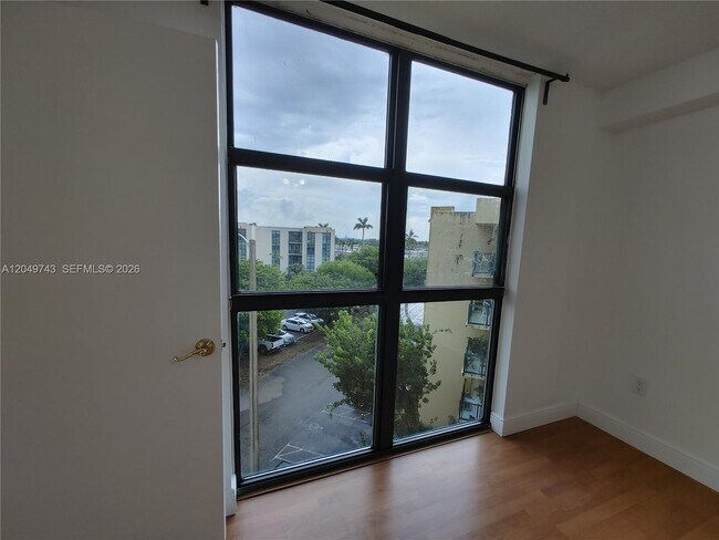 Building Photo - 11800 SW 18th St