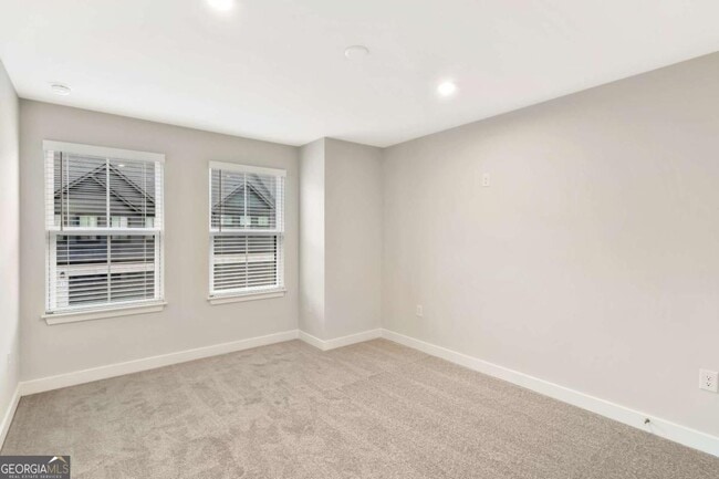 Building Photo - 555 Thatch Ter