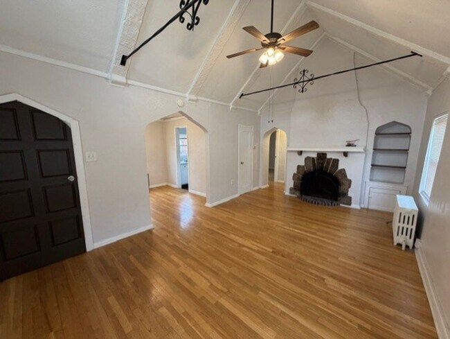 Building Photo - 3809 Beechwood Blvd