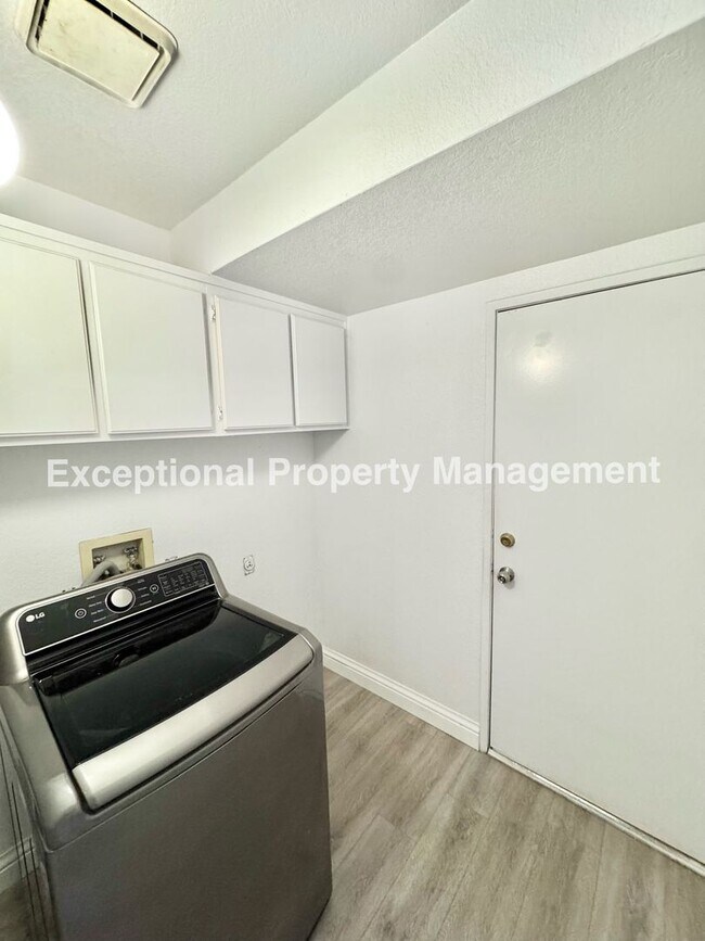 Building Photo - 11748 San Ribas Rd