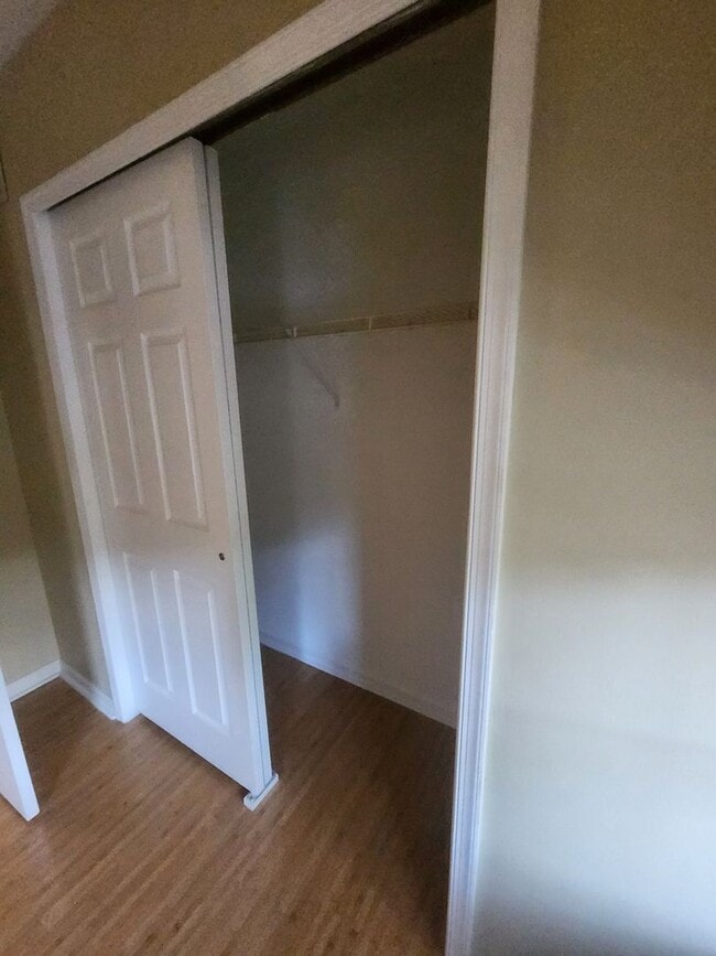 Building Photo - Patriot's Ridge 2 Bd / 1.5 Bth Condo in Ce...