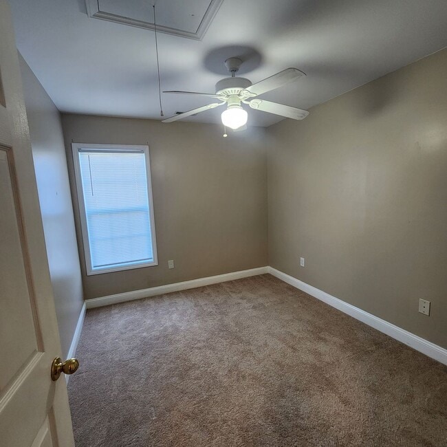 Building Photo - Morehead City Townhouse