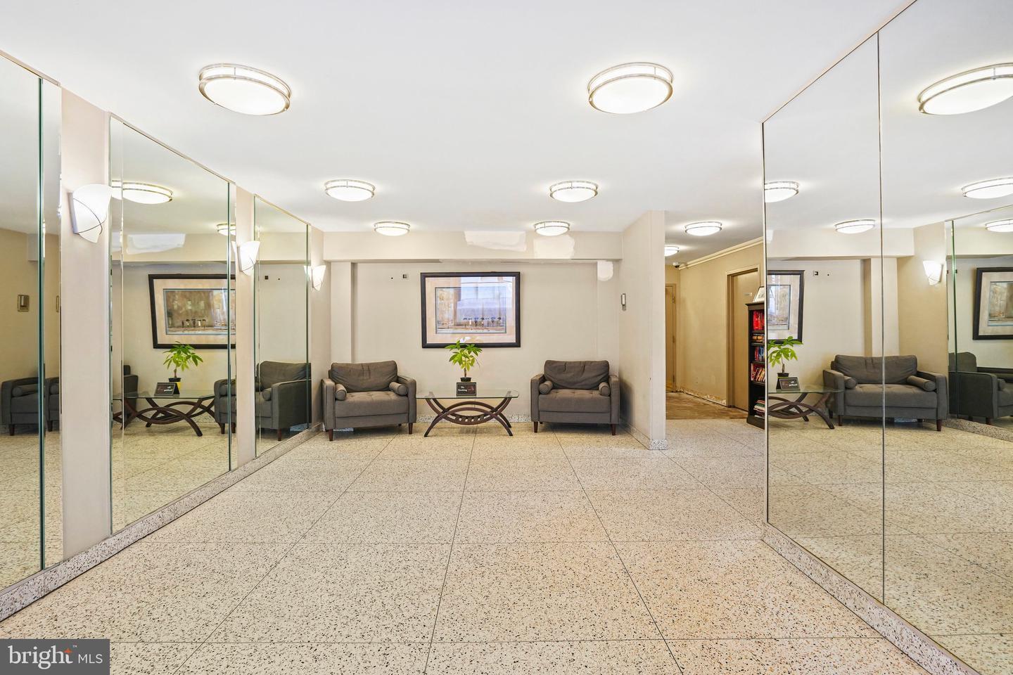 Lobby with elevator - 575 Thayer Ave