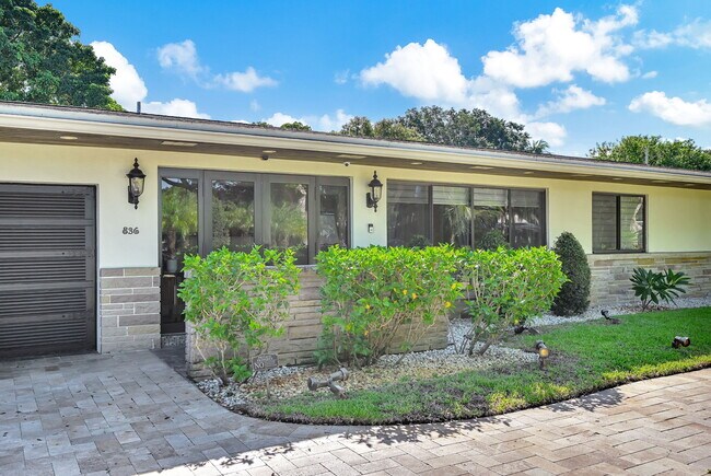 Building Photo - 836 Orchid Dr
