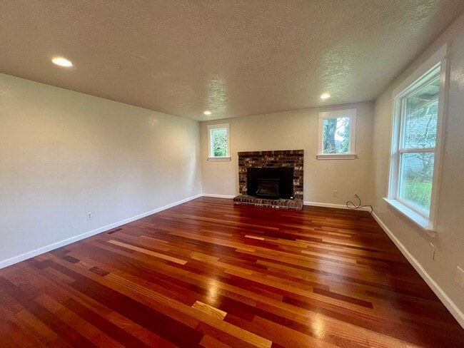 Building Photo - PENDING APPLICATION; Private Westside 3 BD+Den