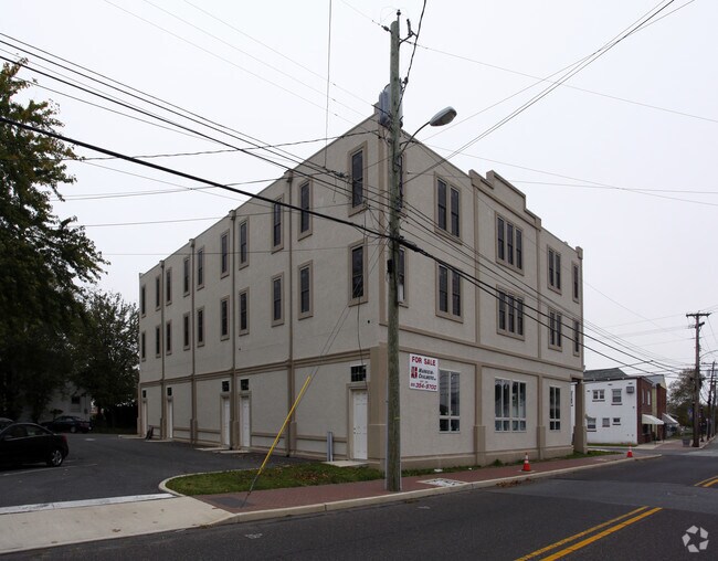 Building Photo - The Lofts on West High Street