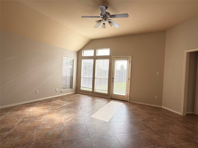 Building Photo - 2210 Thorn Berry Creek Ln