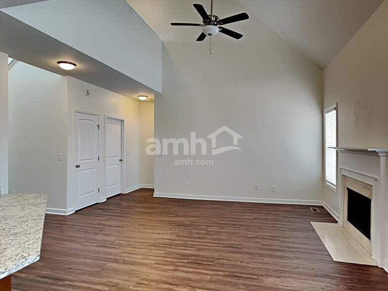 Building Photo - 410 Nathan St