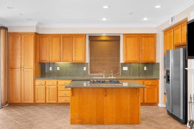 Building Photo - 16826 Pembrook Ln