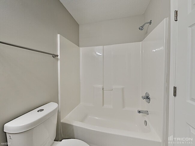 Building Photo - 3032 Ace Wintermeyer Dr