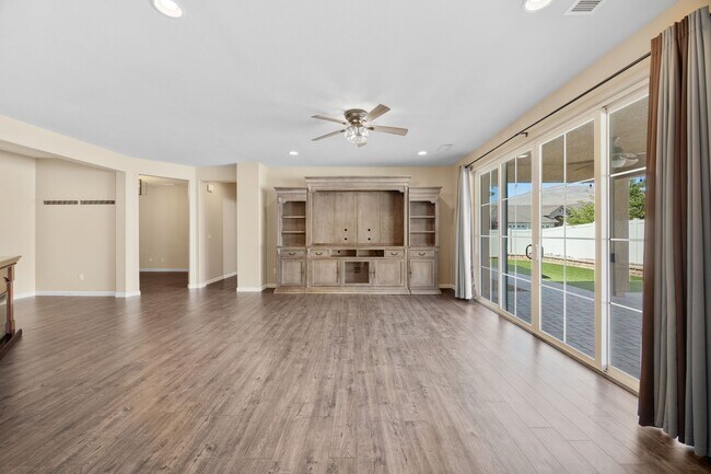 Building Photo - **Charming Home for Rent in Damonte Ranch**