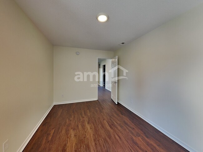 Building Photo - 9414 W Stargazer Dr