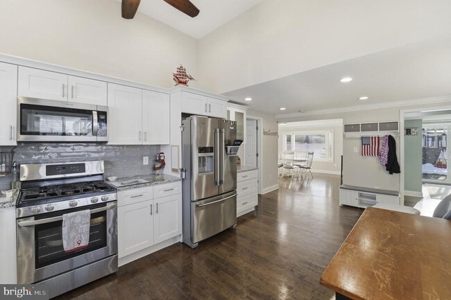 Building Photo - 38 Vine Way