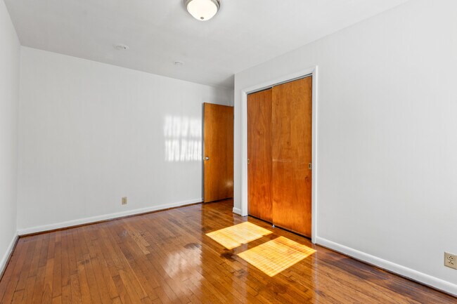 Building Photo - 2057 Heather Way