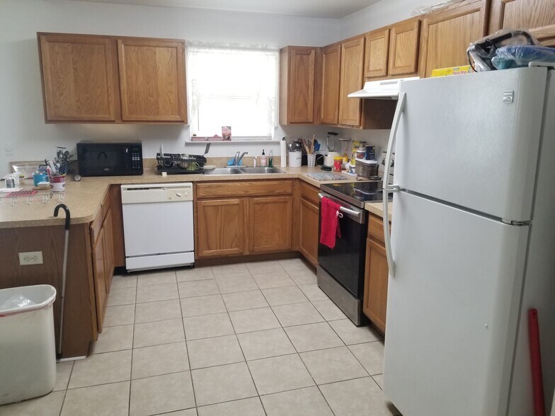 Kitchen - 1210 Four Mile Rd